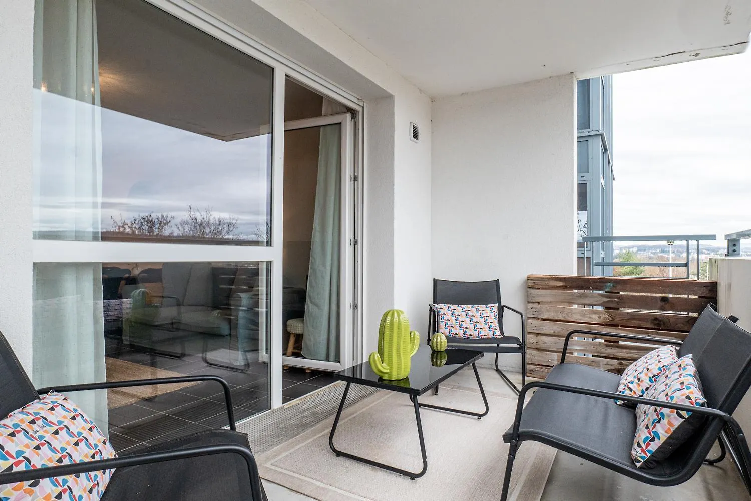 Annecy L'Elegance : Grande Chambre/Stationnement Apartmán